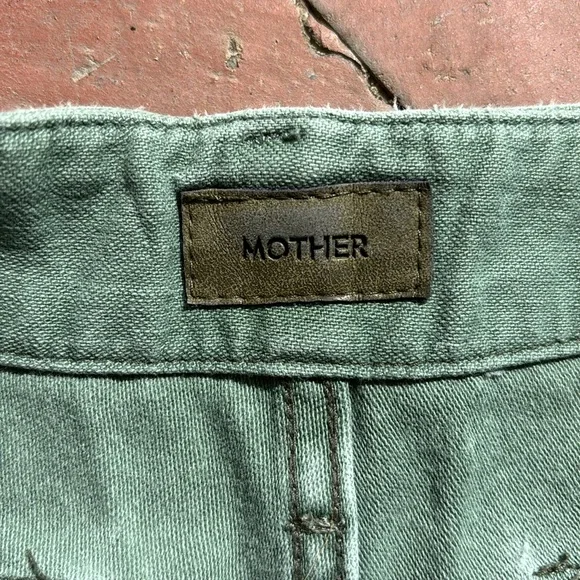 PATCH POCKET PRIVATE ANKLE FRAY-army 
MOTHER DENIM - Picture 3 of 11